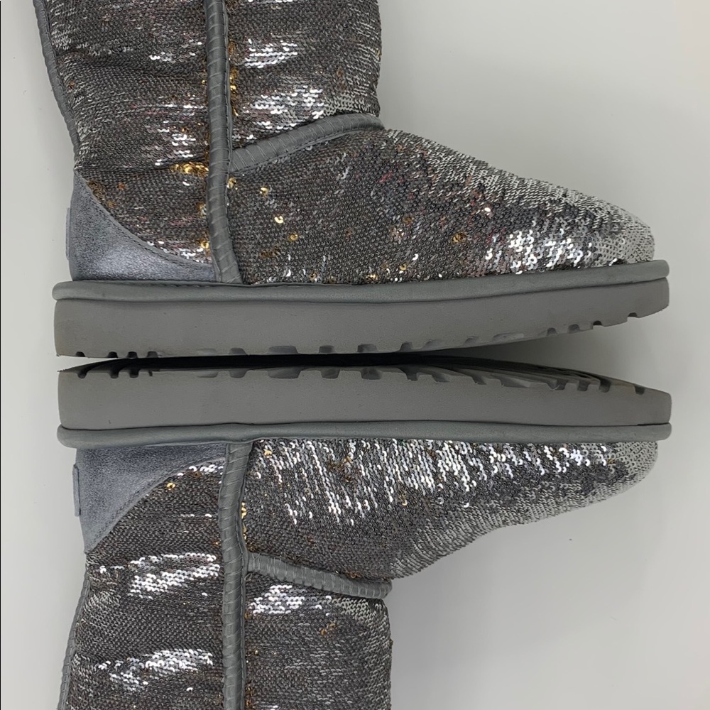 UGG CLASSIC SHORT COSMOS SEQUIN BOOT 6 - Picture 14 of 16